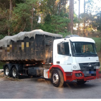 Volvo VM 270 ano 2022 c/ caçamba